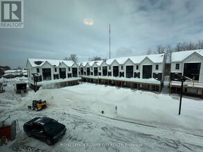 Building Photo - 9 Rainwater Ln