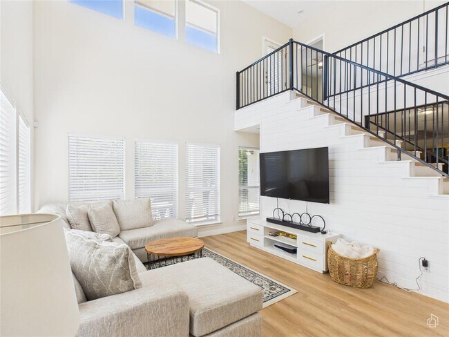 Foto del edificio - 5306 Beacon Dr