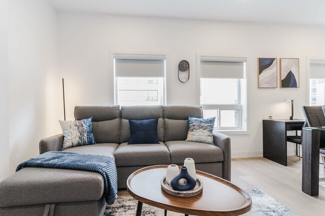 Building Photo - 168 McCaul St