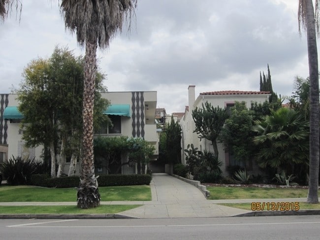 Building Photo - 1906 Overland Ave