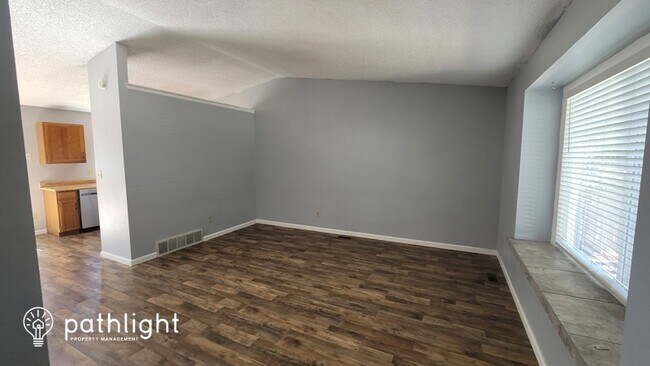 Building Photo - 1555 Piros Dr