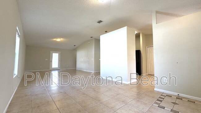 Building Photo - 112 Karas Trail