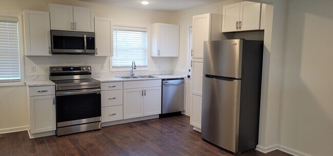 Foto del edificio - Fully Remodeled 3 Bedroom Home located in ...