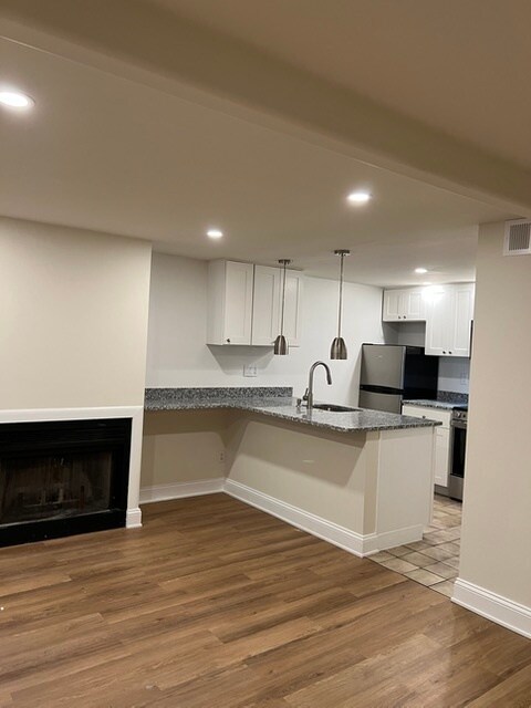 Barra de cocina y chimenea - 1735 1/2 T St NW