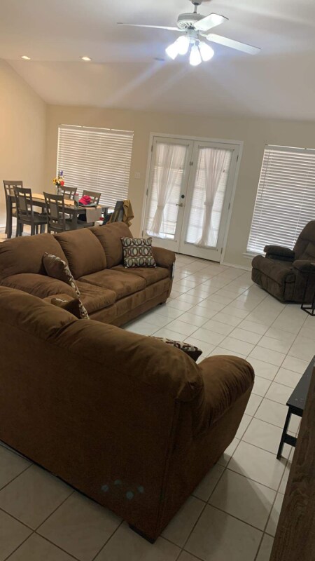 Foto del edificio - 2313 E 23rd St