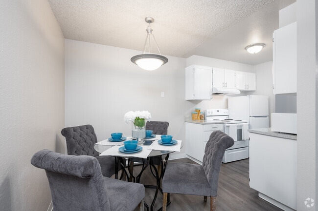 2BD, 1BA - 796-812SF - Narrows Pointe
