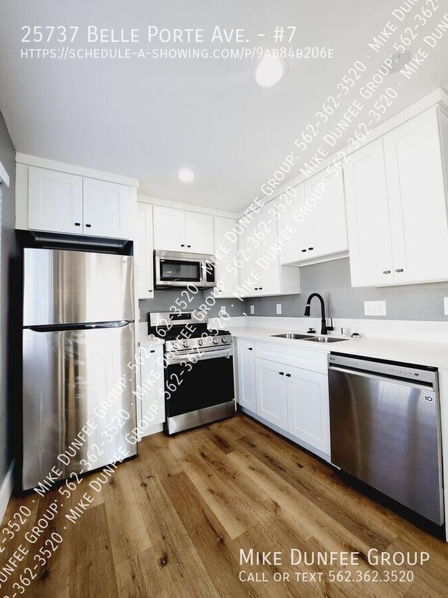 Building Photo - Newly Remodeled 2 Bedroom 1 Bath in Harbor...