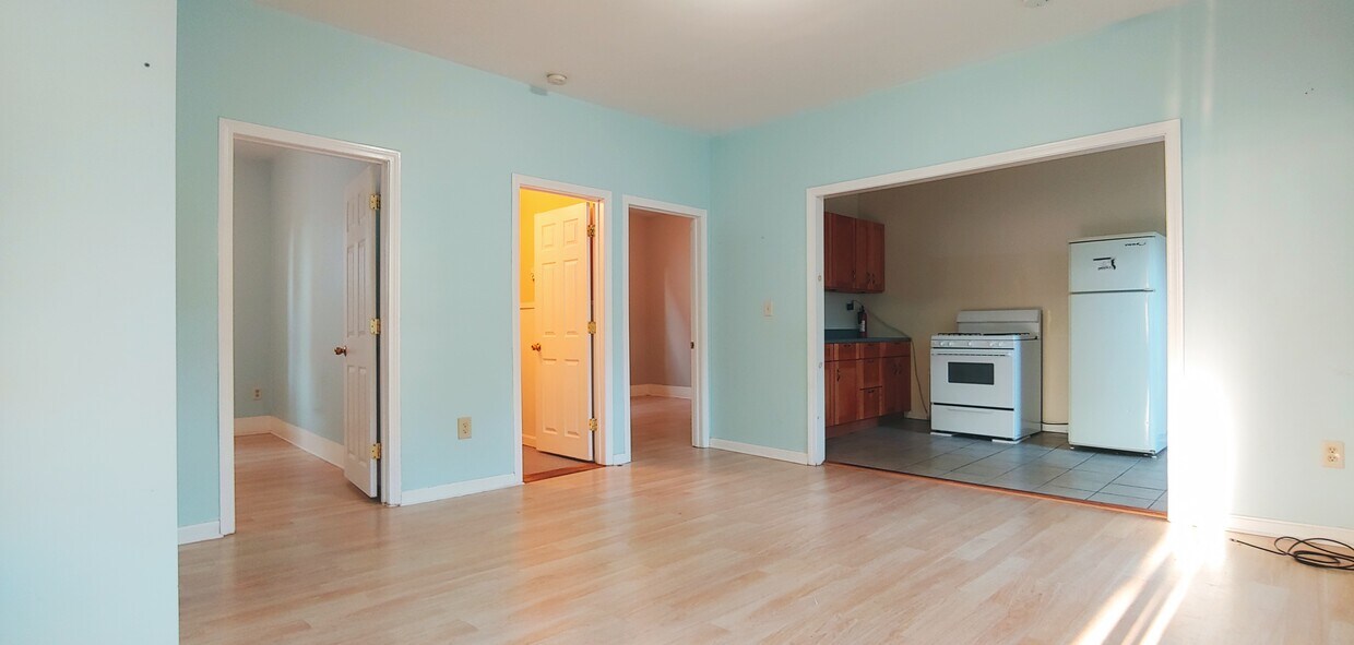 Open concept DR + Kitchen - 58 Paine St