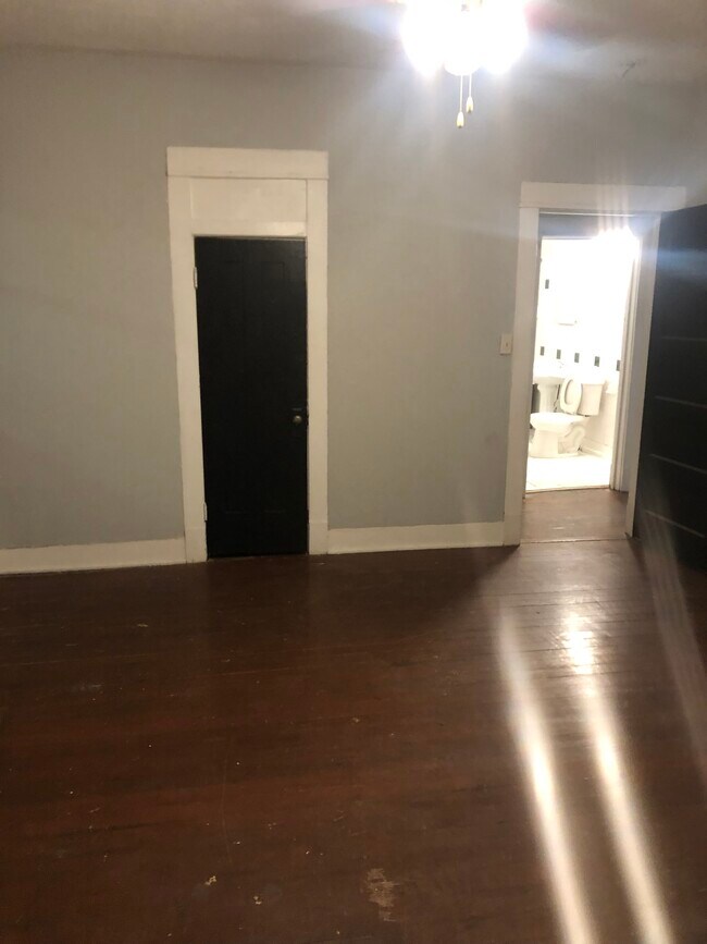 Foto del edificio - 450 Bryan Ave