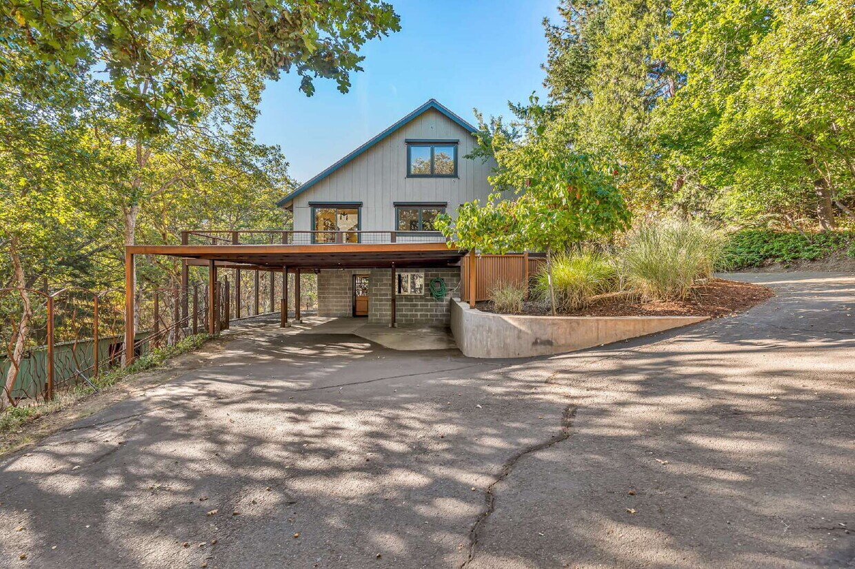 Foto principal - 970 Elkader St
