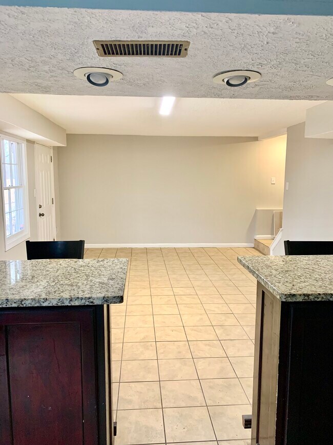 Building Photo - 1868 Stonebrook Way