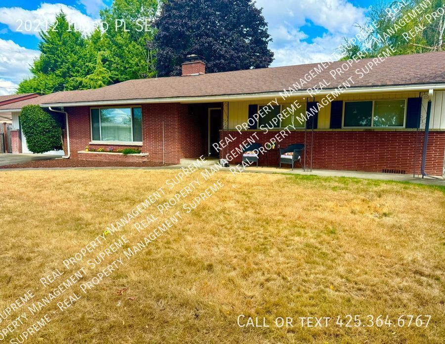 Primary Photo - Beautiful Family Home in Kent
