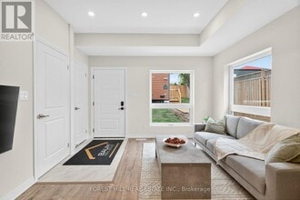 Building Photo - 52 Albright Ave