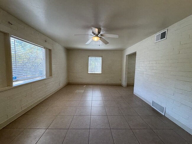 Building Photo - 2 Bedroom in central Tucson