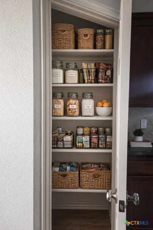 Foto del edificio - 2308 Isabelle Dr