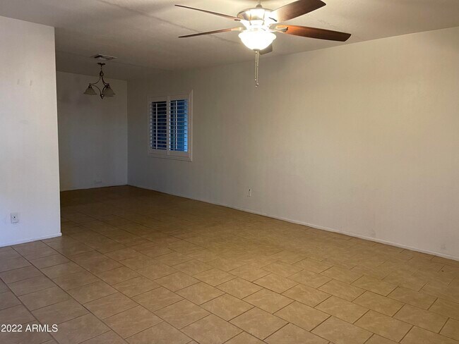 Building Photo - 8523 E Catalina Dr