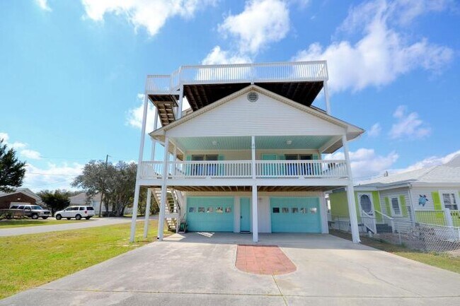 Building Photo - 7 bedroom in Kure Beach NC 28449