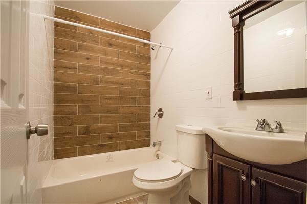 Foto del edificio - 710 East 219th Street