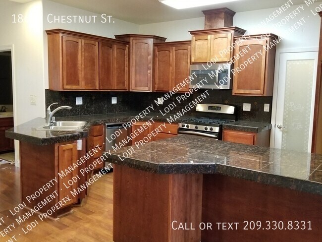 Foto del edificio - 18640 Chestnut St