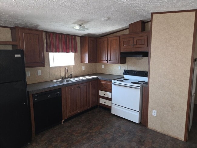 Building Photo - 1118 Melvin Dupuis Rd