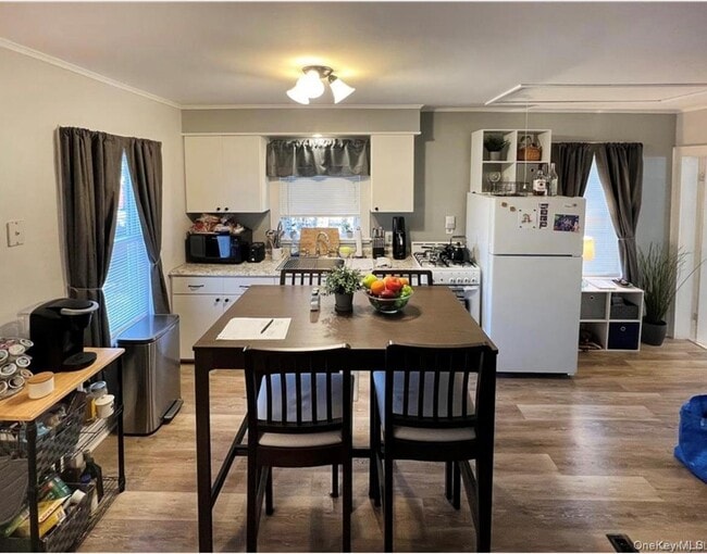 Building Photo - 280 Maple Ave