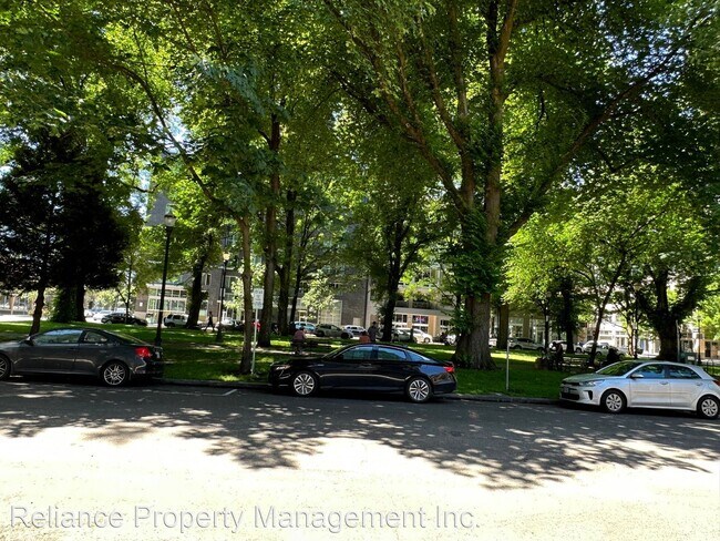 Building Photo - 1 br, 1 bath House - 300 NW 8th Ave.  Unit...
