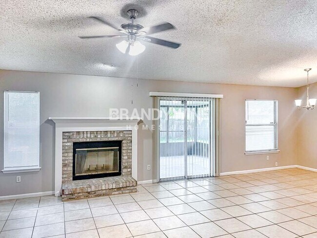 Foto del edificio - 1433 Kingfisher Ln N