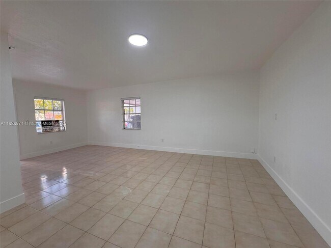 Foto del edificio - 541 E 38th St