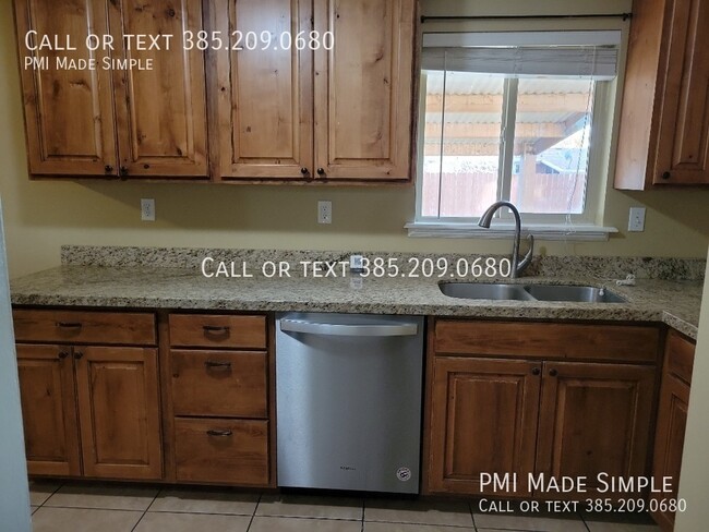 Building Photo - Family Friendly Neighborhood | Big fenced ...