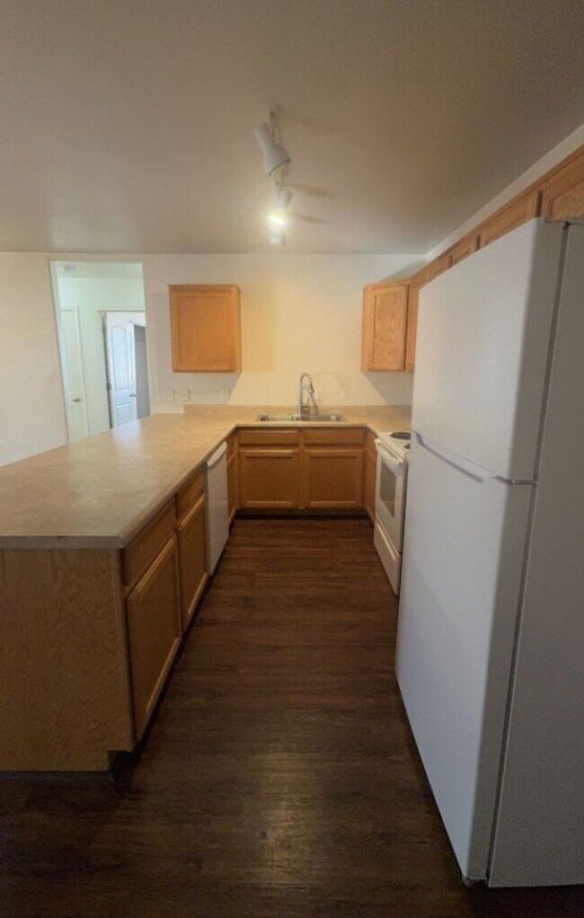 Foto del edificio - 4281 Wagon Wheel Dr E