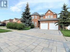 Building Photo - 153 Yorkland St
