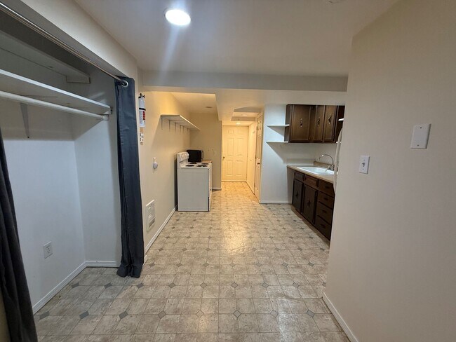 Foto del edificio - 215-229 S Chelan Ave.