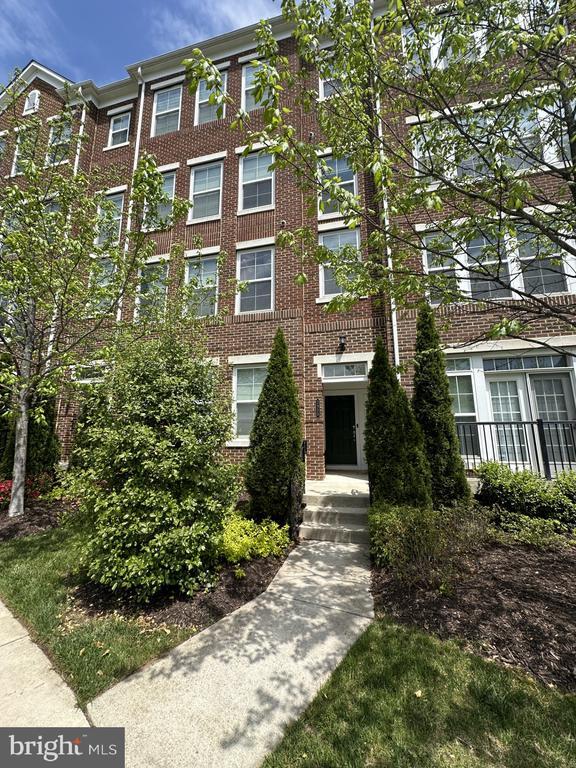 Building Photo - 2950 Finsbury Pl