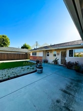 Building Photo - 300 S 2nd St