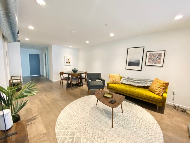 Foto del edificio - 1436 N 7th St