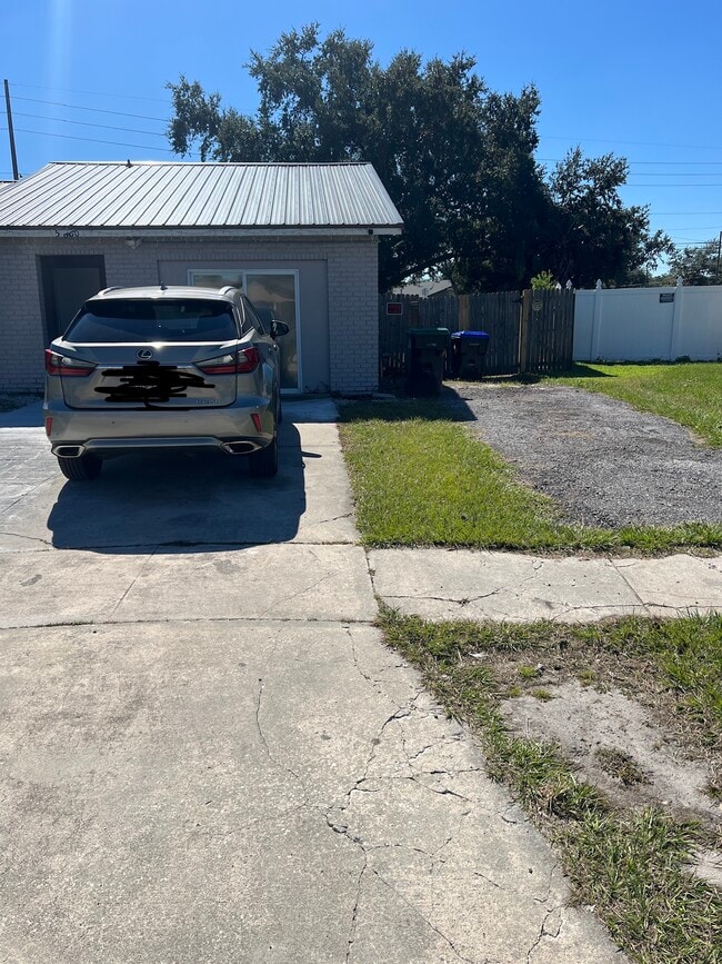 Foto del edificio - 5860 Mattox St