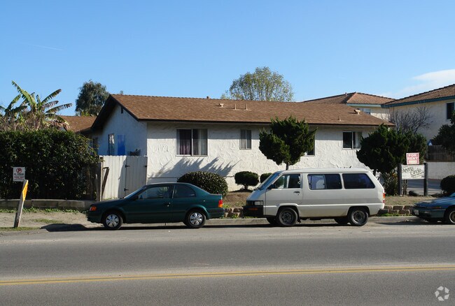 Building Photo - Arena Circle Apartments