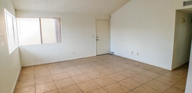 Foto del edificio - 279 W Melridge St