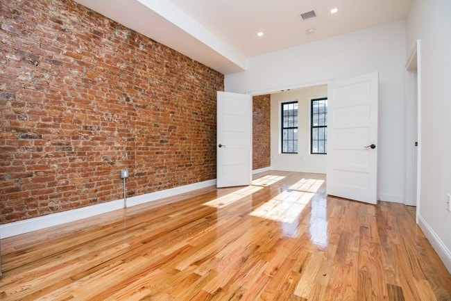 Building Photo - 715 MacDonough St
