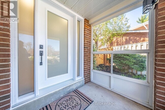 Building Photo - 26 Carondale Crescent