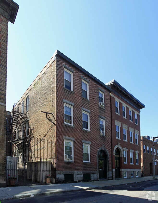 Foto del edificio - 131 Orleans St