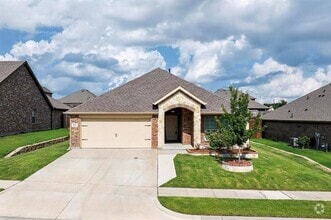 Building Photo - 222 Red Oak Dr