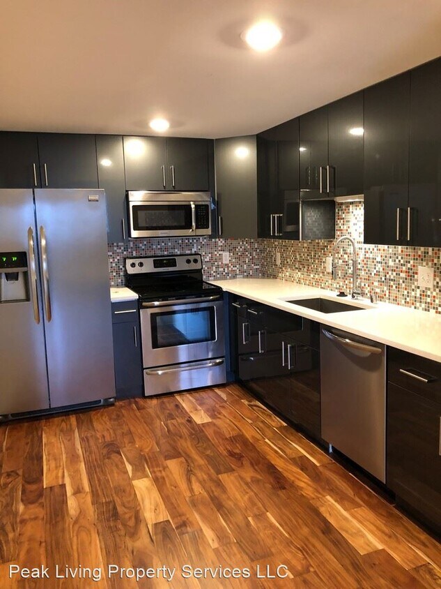 Primary Photo - 110 W Florentia St