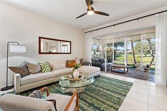 Building Photo - 1832 SW Willowbend Ln