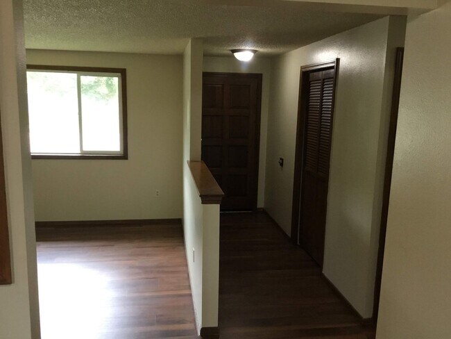Building Photo - Bethel Area Duplex