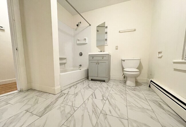 Foto del edificio - 1572 Tremont St