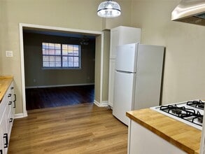 Building Photo - 414 N Avenue C