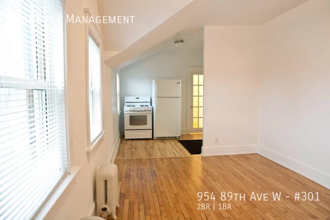 Building Photo - 954 89th Ave W