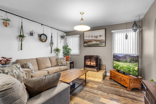 Building Photo - 686 2nd Avenue East N