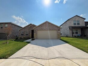 Building Photo - 16113 Isles Dr